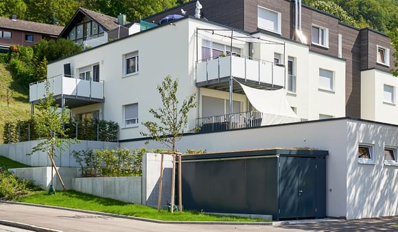 Galerie-Einhausung-Wohnbau-Vollblech